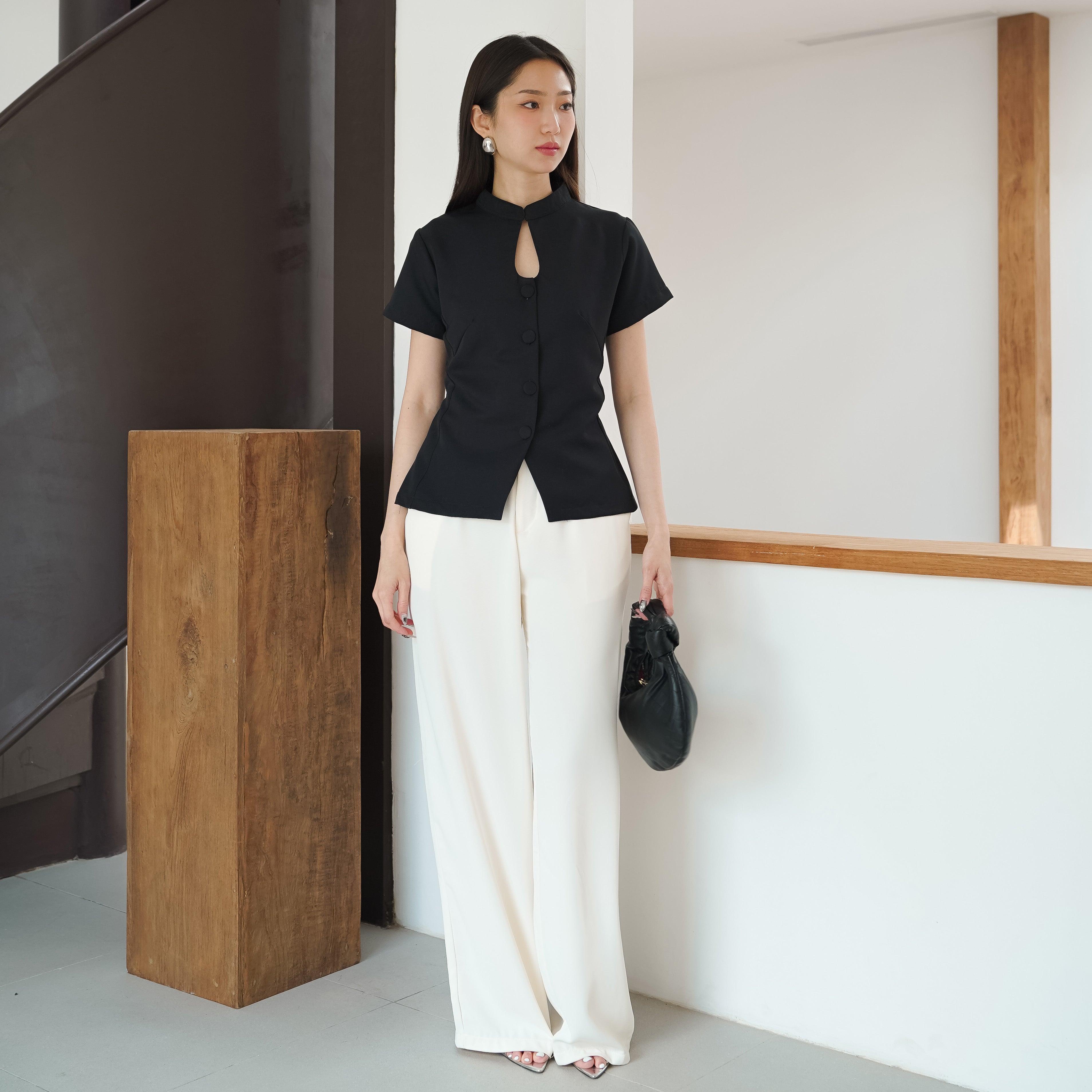 Sylvara Chinos Top