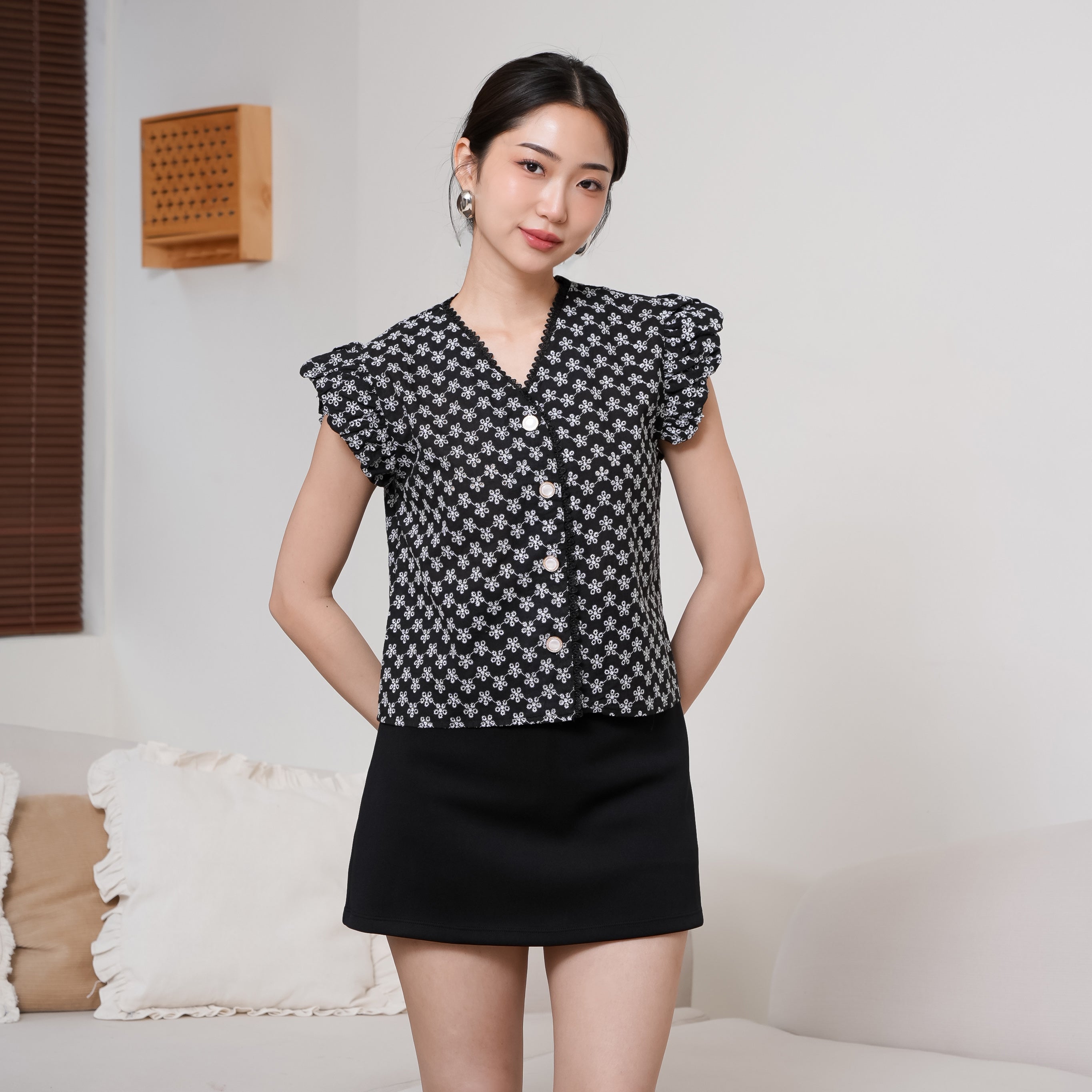 Maëra Embroidered Puff Sleeve Blouse